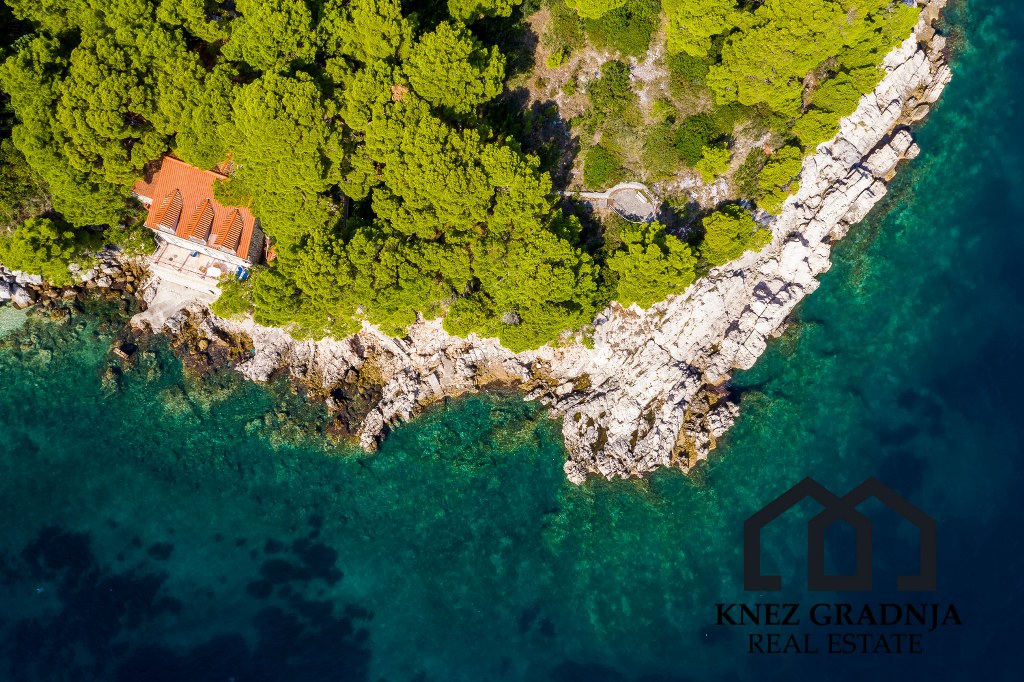 Seafront Villa in Dubrovnik