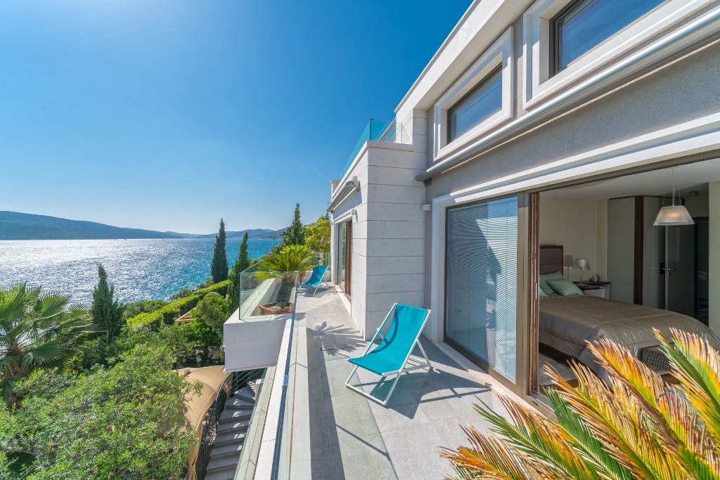 Sea Front Villa in Trogir, Split