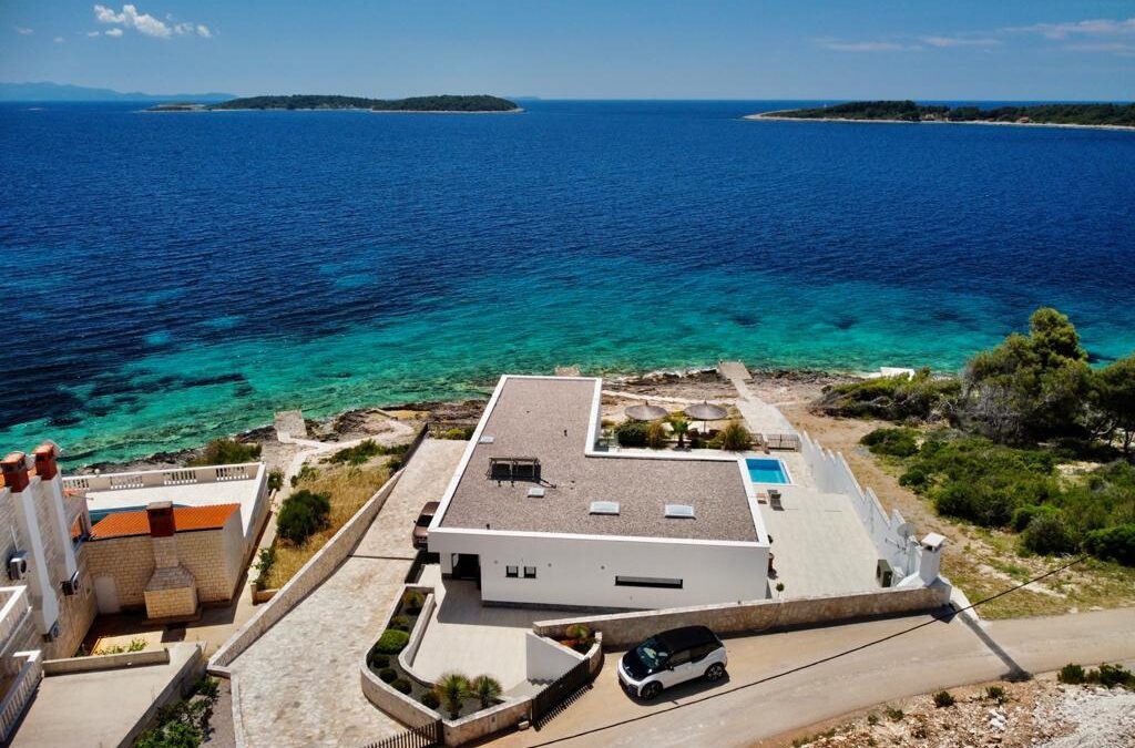 Současná luxusní vila na pobřeží – Vela Luka, ostrov Korčula
