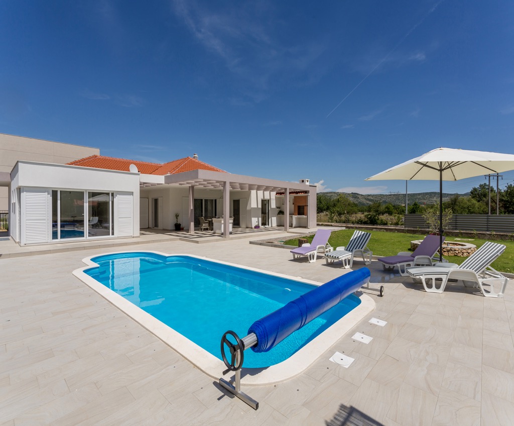Villa in Split County for sale by Knez Croatia