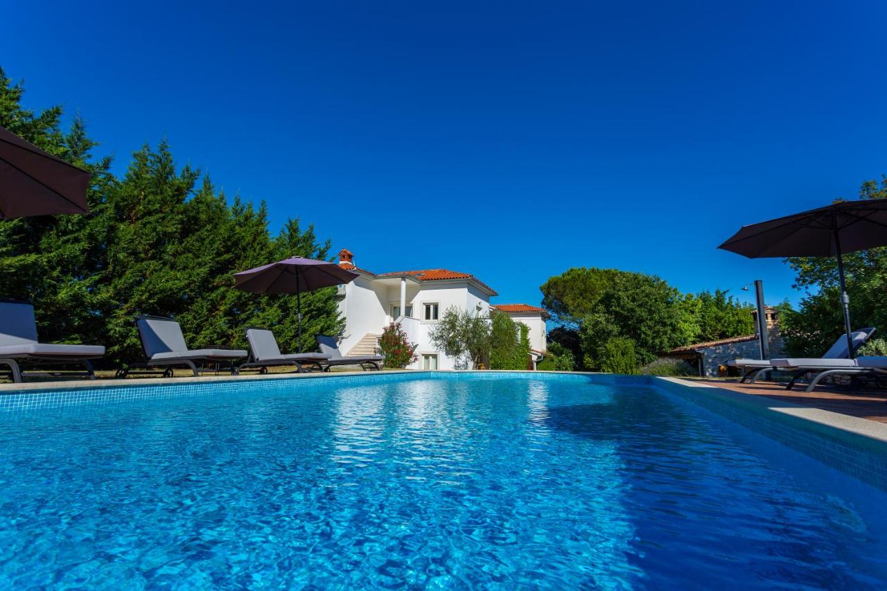 House for sale in Rakalj, Istria Croatia, huge plot, privacy, swimming pool