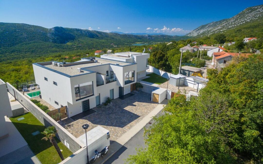 Villa im geometrischen Stil mit einer erstaunlichen Aussicht – Crikvenica