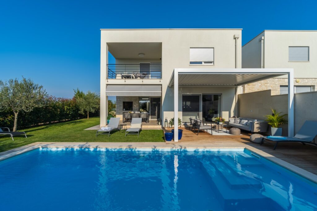 Modern villa for sale in Novigrad, Istria, Croatia, swimming pool, parking space, fully equiped, near by sea