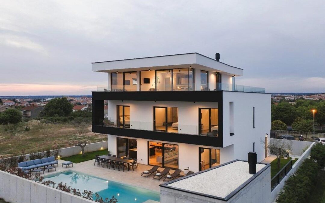 Eksluzivna moderna vila s pogledom na more – Pula, Istra