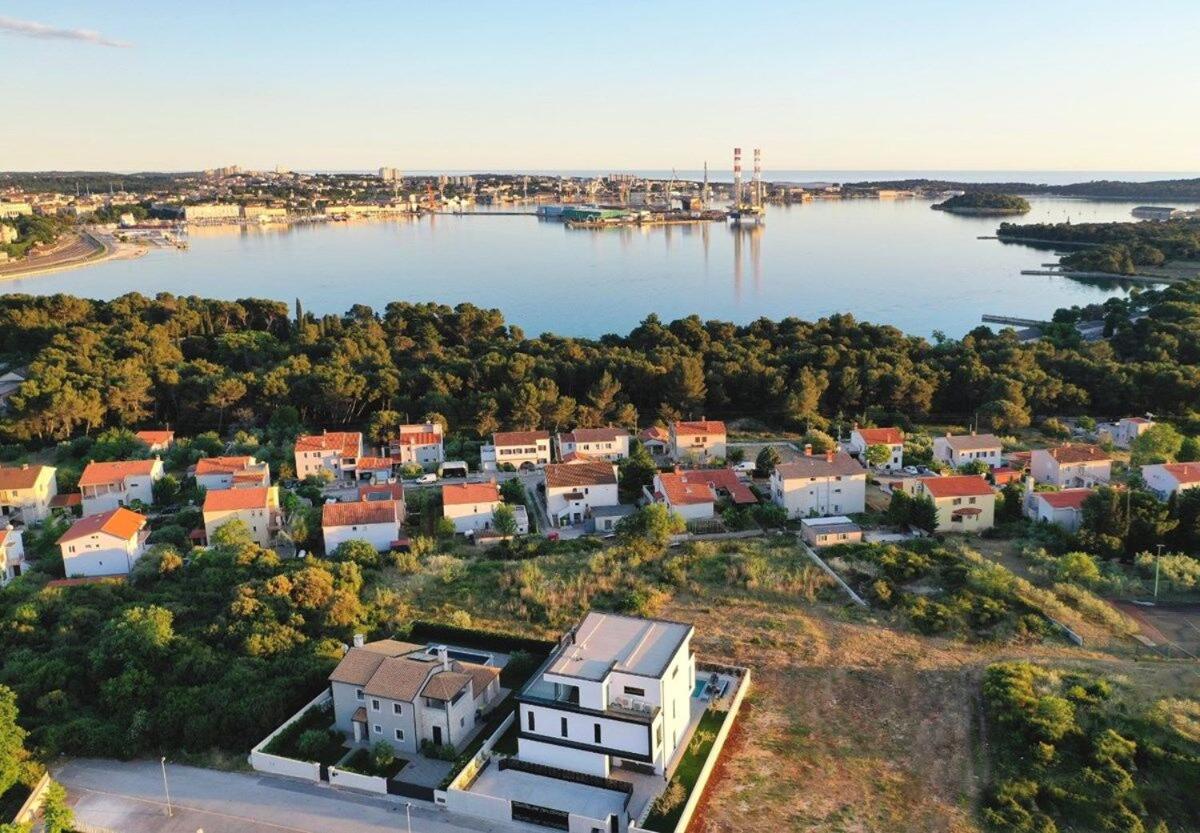 Sea view villa for sale in Pula, Istria Croatia, new modern villa, swimming pool, property
