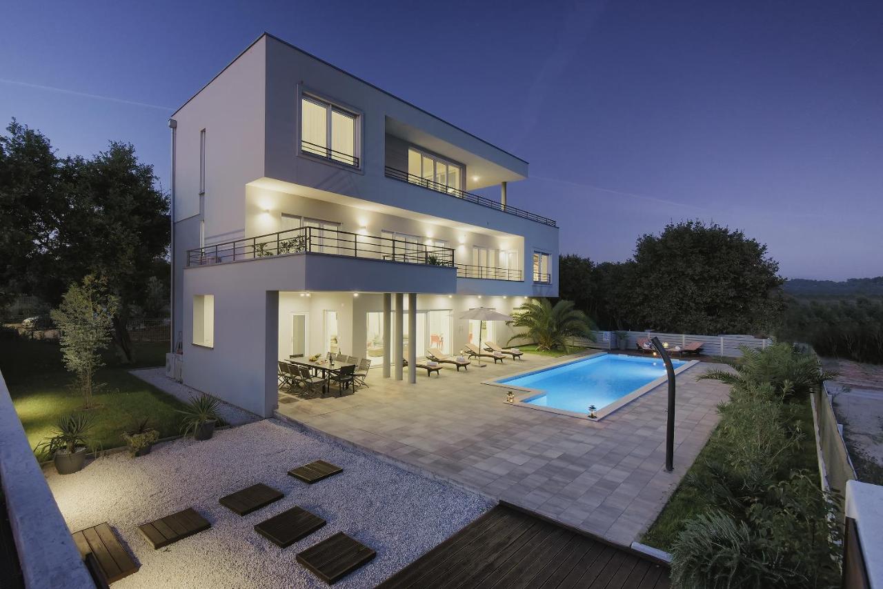 Sea view villa for sale medulin Croatia Istria, close to the sea, swimming pool, vacation, beach, buy property