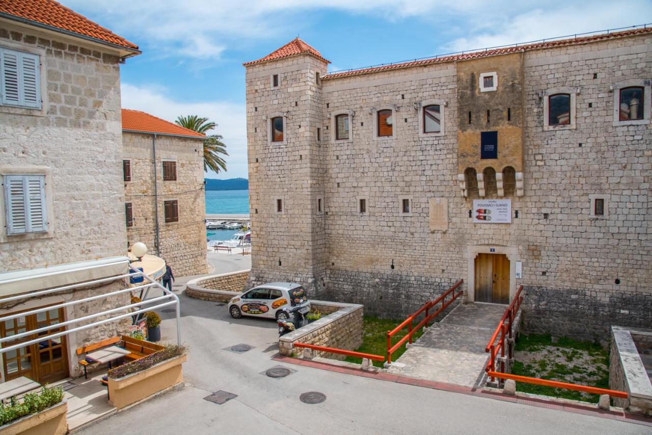 Heritage property for sale, Split region Kastel Luksic Croatia Stone House restaurant, buy property
