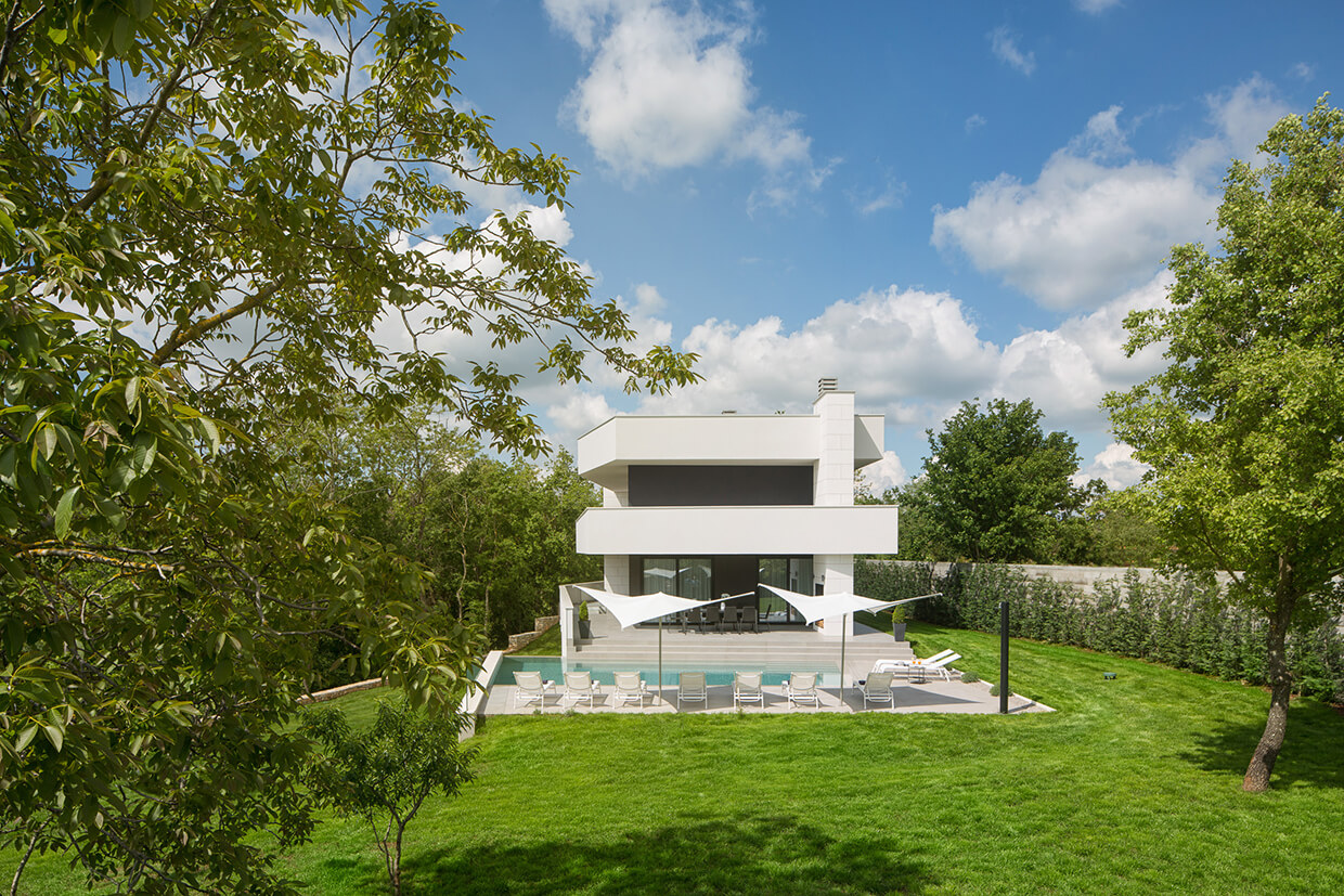 New villa for sale in Pazin region, Istria, garden and swimming pool area, holiday home mansion