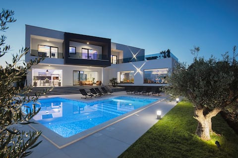 Exclusive villa for sale Krnica Istria near by sea and city center