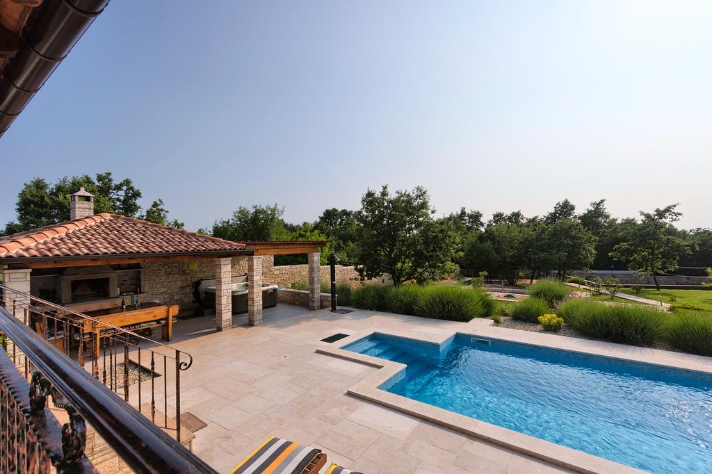 Amazing villa for sale in Pula suburb 