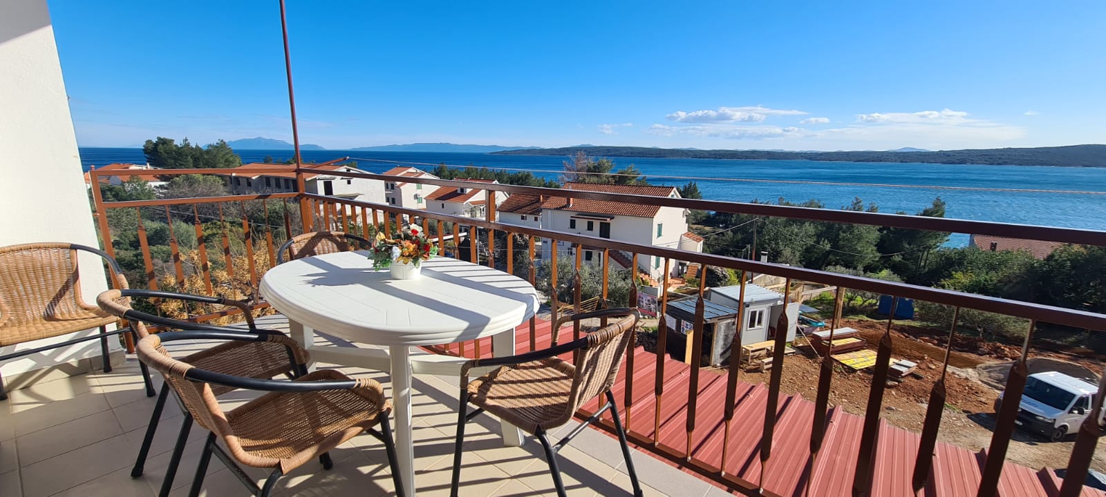 Sea view apartment house for sale on Hvar island Zavala