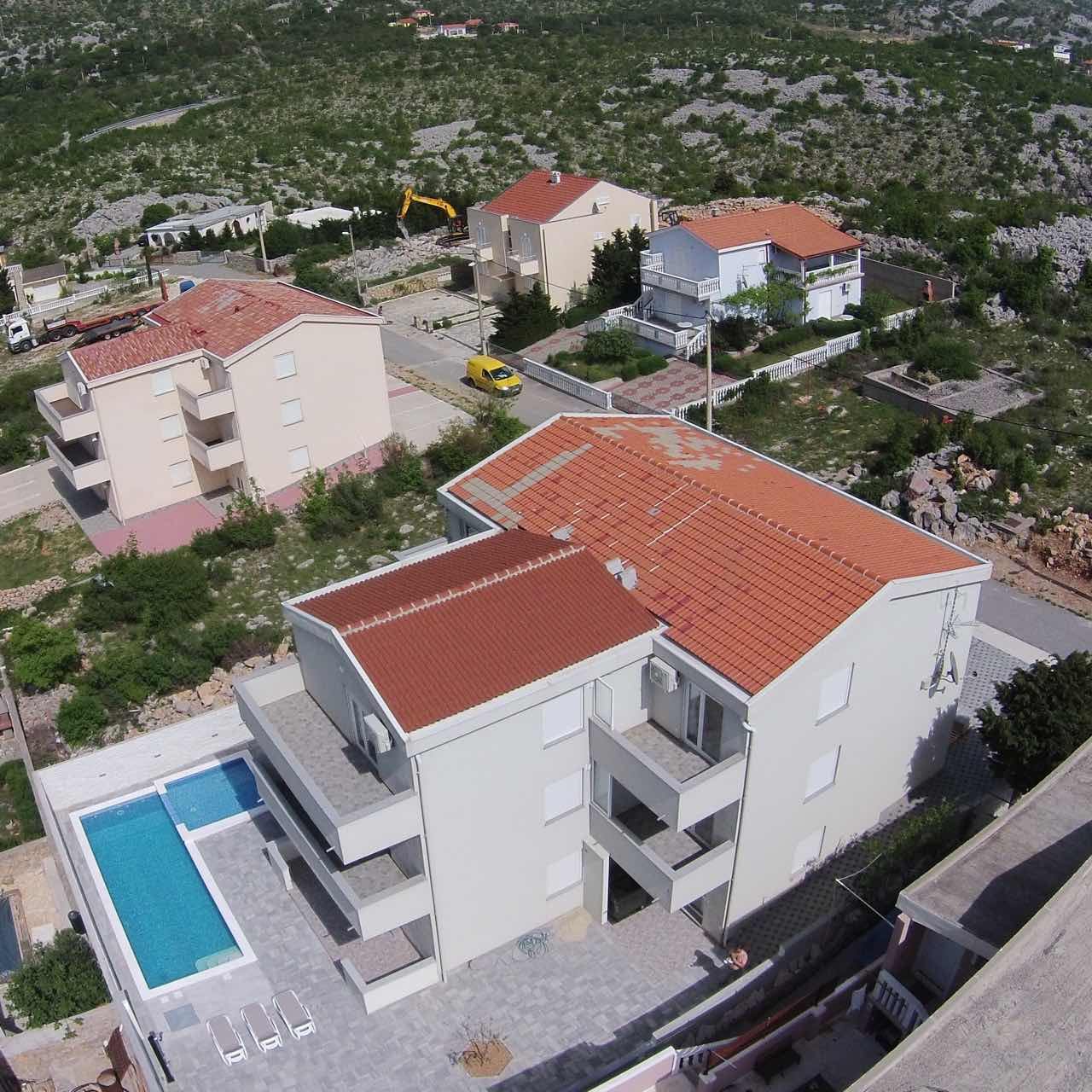 Apartment house for sale in Cesarica Kvarner