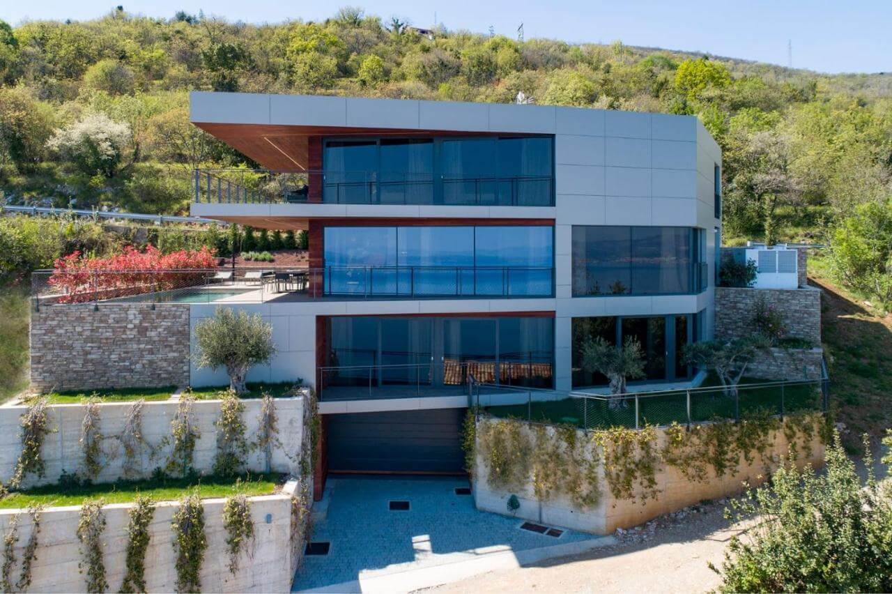 Coastal Bliss: Top Reasons to Buy a Villa in Croatia