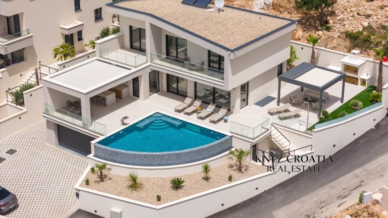 Elegant Villa in Podstrana